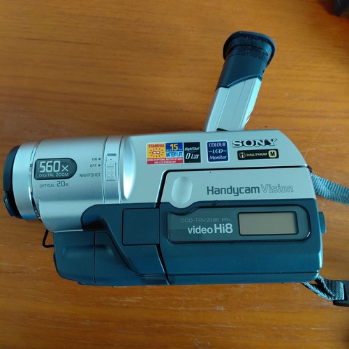 Sony ccd trv208e - hi8, mm
